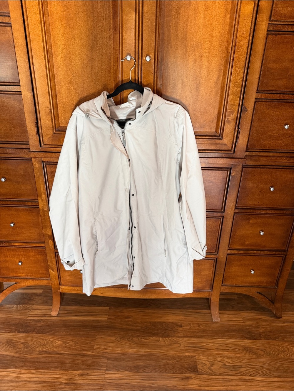 Eddie Bauer Men's Light Beige Hooded Raincoat